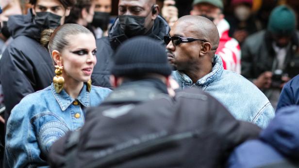 Kanye West abserviert? Freundin Julia Fox solidarisiert sich mit Kim Kardashian 