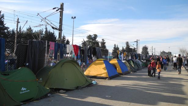 März 2016: In Idomeni schlafen Flüchtlinge in Zelten.