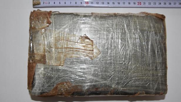 Kokain-Ziegel im Wert von 50.000 Euro bei Mann in Wien gefunden