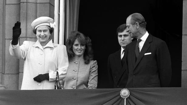 Ein Bild aus besseren Tagen: Queen Elizabeth, „Fergie“, Andrew, Prinz Philip (v. li.)