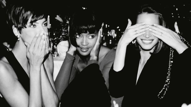 Eines von Roxanne Lowits Lieblingsbildern, das sie wie folgt beschreibt: Evangelista, die nicht spricht, Campbell, die nicht hört, und Turlington, die nicht sieht. Ein Bild von starken Frauen, die sich nichts gefallen lassen