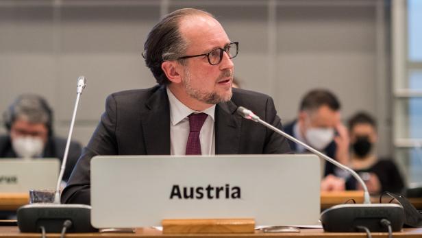 Schallenberg: "Beobachter der OSZE sind Zeugen des Schreckens"