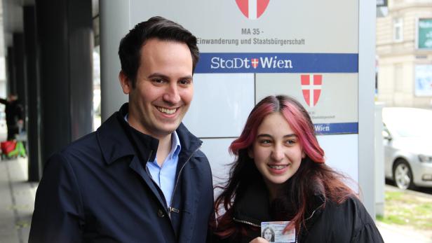 Schülervisum abgeholt: Tina kann wieder Wiener Schule besuchen