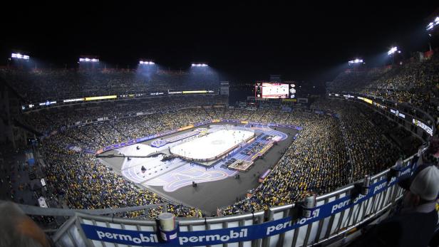 68.619 Eishockey-Fans bei einer NHL-Party im Football-Stadion