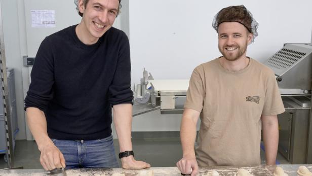 Geschäftsführer Andreas Schrittesser und Küchenchef Max Riedl in der "Stadtküche" in der Seestadt Aspern