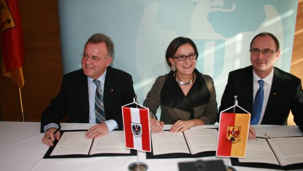 Sicherheitspakt Burgenland wurde von Innenministerin Mikl-Leitner, LH Niessl und Vize Steindl unterzeichnet
