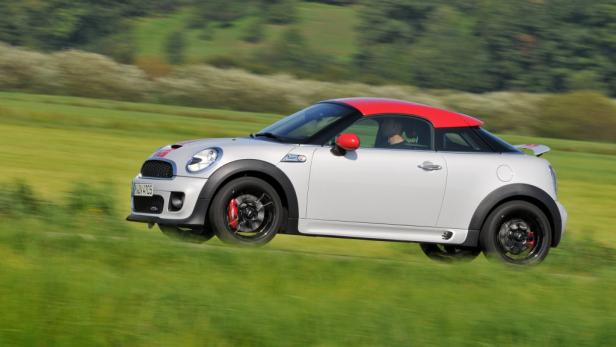 Mini Coupé: Helm oder Badehaube?