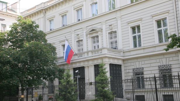 Nach Farbbeutel-Wurf auf russische Botschaft in Wien wird ermittelt