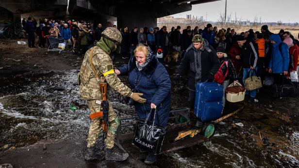 Ukrainer erobern Flughafen Mykolajiw und Stadt Chuhuiv zurück