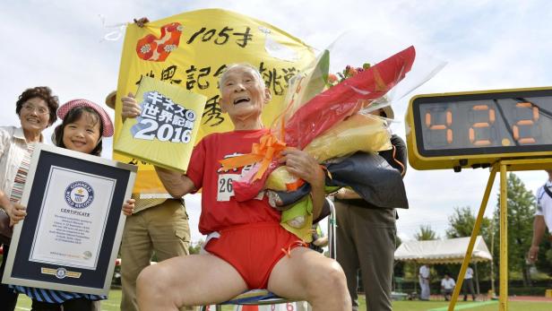 Gefeiert: Hidekichi Miyazaki ist der erste 105-Jährige, der die 100 Meter lief. Sogar Usain Bolt gratulierte zur außergewöhnlichen Leistung.