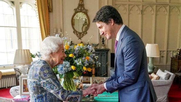 Erster öffentlicher Auftritt von Queen wurde wieder abgesagt