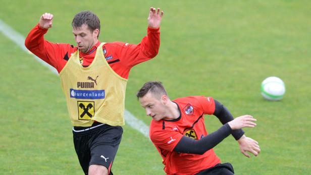 APA12977596 - 30052013 - STEGERSBACH - ÖSTERREICH: Andreas Ivanschitz und Marko Arnautovic während des Trainings der österreichischen Fußball-Nationalmannschaft am Donnerstag, 30. Mai 2013, in Stegersbach. Österreich wird am Freitag, 7. Juni 2013, ein WM-Qualifikationsspiel gegen Schweden bestreiten. APA-FOTO: ROBERT JAEGER