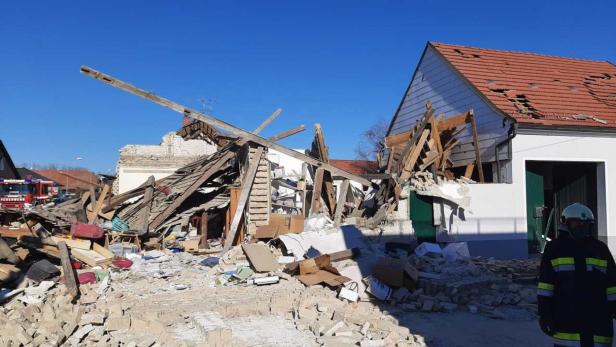 Explosion in Einfamilienhaus in NÖ: Ermittlungen gegen zwei Personen