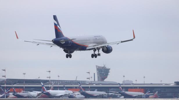 An Airbus A320 passenger plane of Aeroflot  Russian Airlines lands at an airport in Moscow