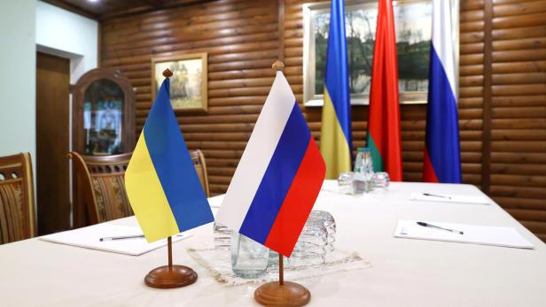 Russia-Ukraine ceasefire talks in Belarus