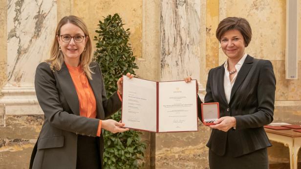 Michaela Keplinger-Mitterlehner Wirtschaftsministerin Schramböck und Michaela Keplinger-Mitterlehner