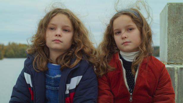 Zeitschleife: Die Zwillingsschwestern Joséphine und Gabrielle Sanz als Mutter und Tochter in „Petite Maman“