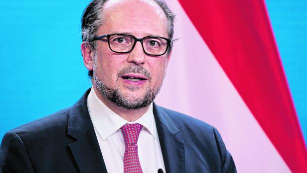 Schallenberg und Baerbock bei einer gemeinsamen Pressekonferenz in Berlin.