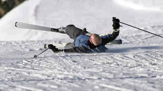Sieben Verletzte und eine Tote bei Skiunfällen in Tirol