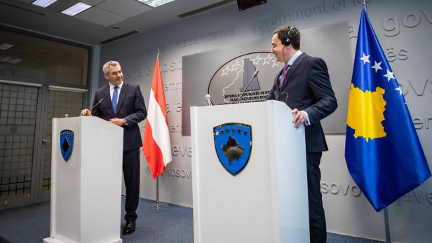 Kanzler Karl Nehammer besuchte vergangene Woche den Kosovo, wo er den kosovarischen Ministerpräsidenten Albin Kurti traf.