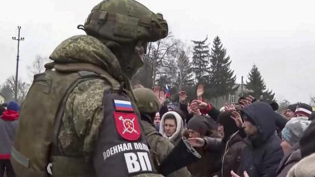 Russische Soldaten nahe der ukarinischen Stadt Charkiw