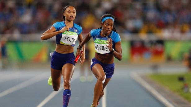 English Gardner übernimmt den Stab von Allyson Felix.