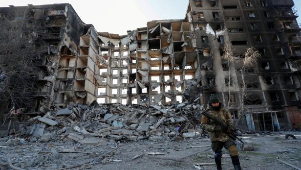 Russland soll laut Kiew Streubomben einsetzen, Militärflughafen in Westukraine beschossen