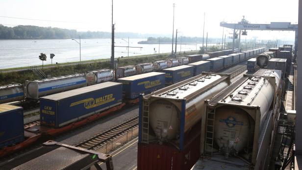 Der Güterverkehr auf der Donau stagniert