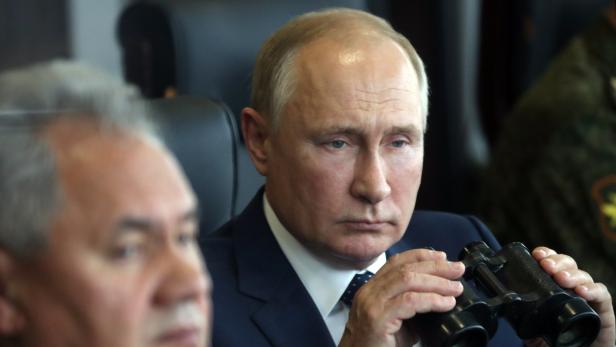 Russian President Vladimir Putin attends Zapad-2021 joint Russian-Belarus military drills
