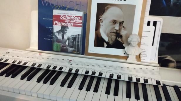 Selbstversuch: In einer Woche zum Barpianisten oder Flamencogitarrist