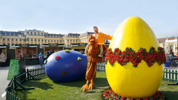 Wiener Ostermärkte: Vom größten Eierberg zum Ostereierbefüllen