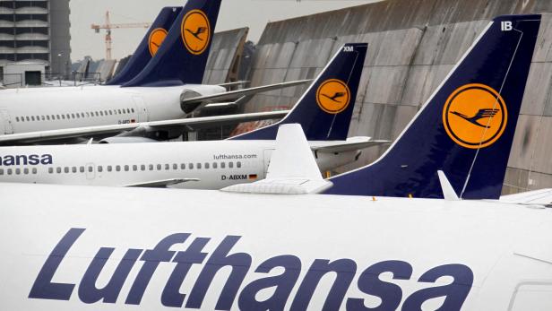 FILE PHOTO: Lufthansa planes are pictured at Frankfurt Airport, Germany