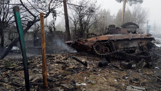 Rotes-Kreuz-Konvoi musste Evakuierung aus Mariupol abbrechen +China warnt EU: "Nicht Öl ins Feuer gießen"