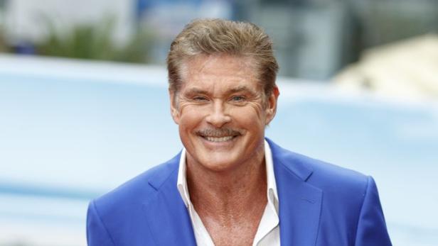 David Hasselhoff schlüpft wieder in seine "Baywatch"-Badehose