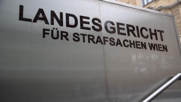 Das Schild des Landesgerichts für Strafsachen Wien.