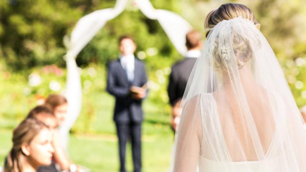 Neue Trends, hohe Kosten: Wenn die Hochzeit eine Lawine kostet