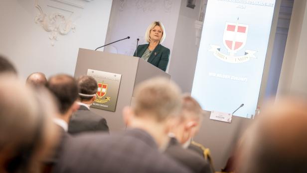 Verteidigungsministerin Tanner bei Konferenz zum "Strategischen Kompass" in Wien Verteidigungsministerin Tanner bei Konferenz zum "Strategischen Kompass" in Wien