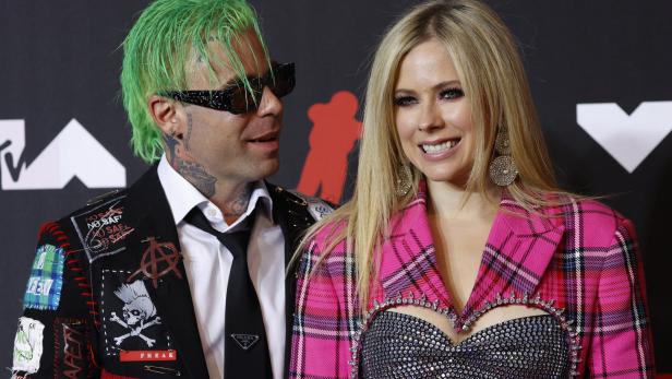 Avril Lavigne und Mod Sun verlobt: Fotos vom romantischen Antrag in Paris