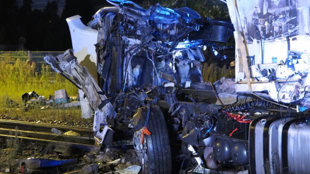 Der Lkw-Lenker konnte sich rechtzeitig in Sicherheit bringen.