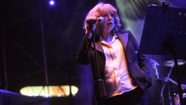 epa02842988 Britain singer, songwriter and actress Marianne Faithfull performs on stage in Genoa, Italy 26 July 2011. Faithfull tonight will receive the prize &#039;Janis Joplin&#039;s 2011&#039;. EPA/LUCA ZENNARO