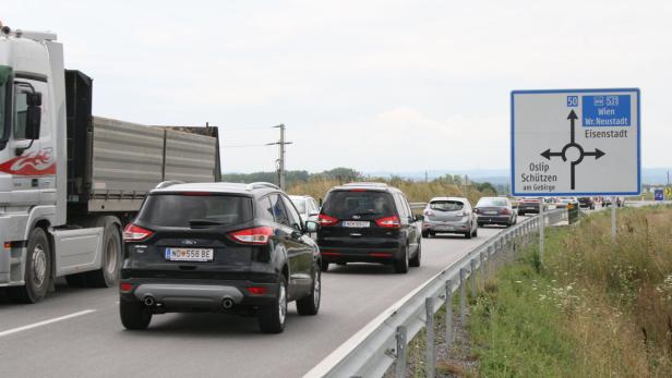 Die 2014 eröffnete Umfahrung Schützen bleibt umstritten.