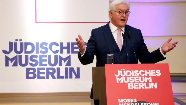 German President Steinmeier visits Jewish Museum Berlin