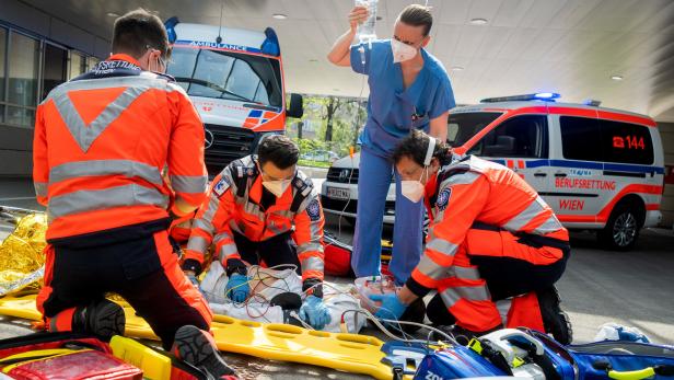 Wien-Liesing: Drei Verletzte bei Busunfall