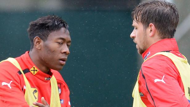 APA13055946 - 04062013 - WIEN - ÖSTERREICH: David Alaba und Martin Harnik (R.) während des Trainings der österreichischen Fußball-Nationalmannschaft am Dienstag, 4. Juni 2013, in Wien. Österreich wird am Freitag, 7. Juni 2013, ein WM-Qualifikationsspiel gegen Schweden bestreiten. APA-FOTO: ROBERT JAEGER