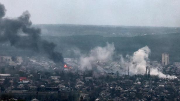 Selenskij: "Schlacht um Donbass hat begonnen"