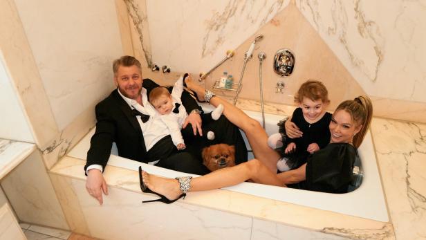 Marvin Kren, Freddy, Hund Louie, Florie &amp;amp; Kiri in der Nobelsuite