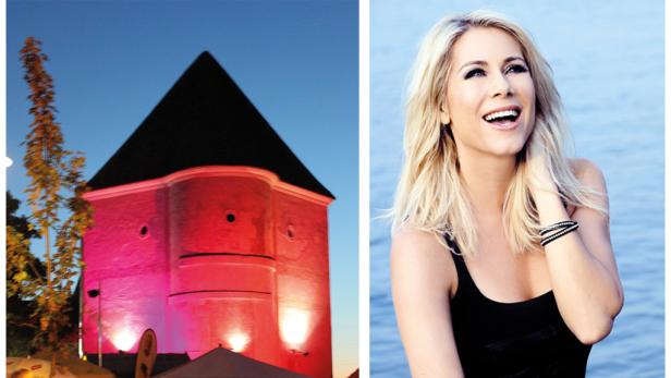Ein roter Turm bei Nacht und ein Porträt der Sängerin Andrea Berg.