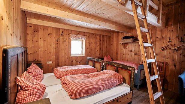 Die Schöne-Aussicht-Hütte ist eine private alpine Schutzhütte in den Ötztaler Alpen.