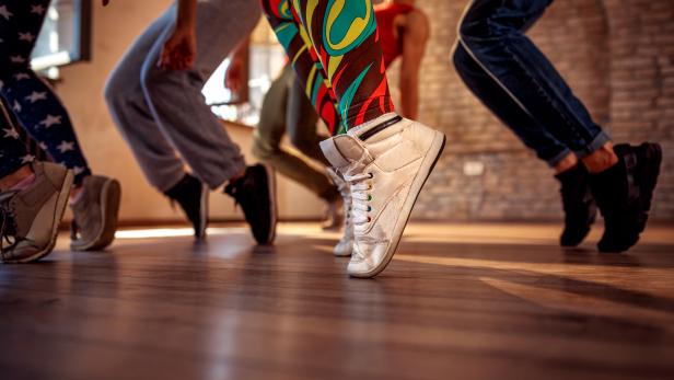 Booty-Shaking: Twerking-Wettbewerb für 60-Jährige geht viral