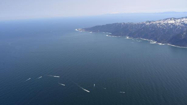 Ausflugsboot vor Japan gekentert - Neun Bewusstlose im Meer gefunden